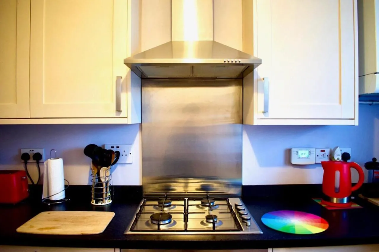 Welcoming And Homely 2 Bed In Central Location Edinburg 0*,  Storbritannien